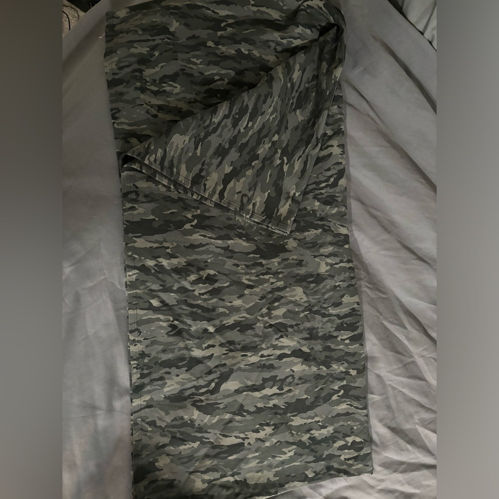 Lululemon Vinyasa Scarf Camo